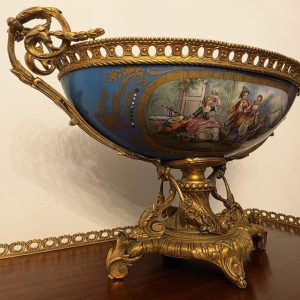 Art. History. Experience. – Eleganța Camerei de Black Jack în București interbelic